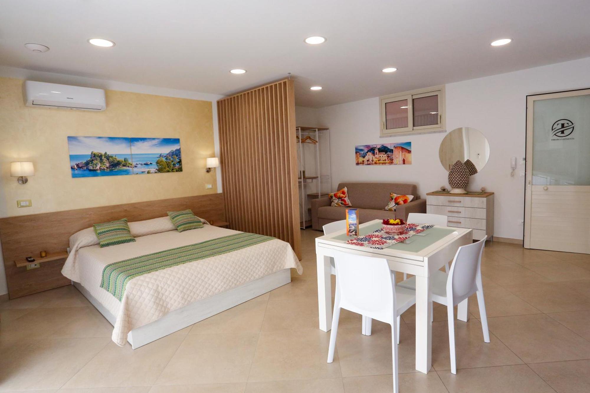 Theos Holidays Apartments Giardini Naxos Exteriör bild